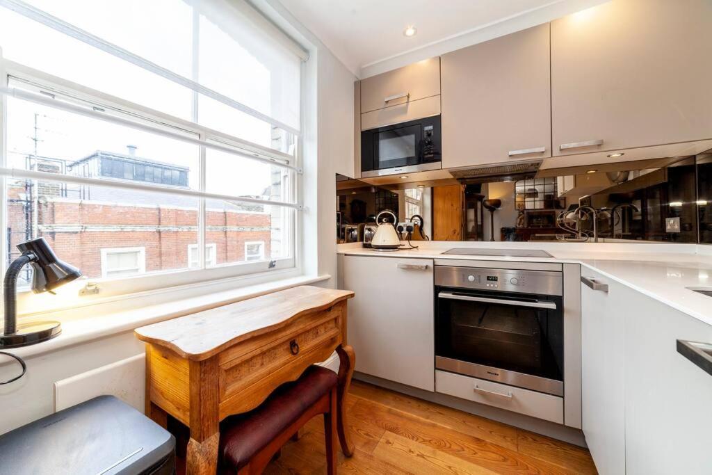 Outstanding Antique 1Br Flat In Soho Leilighet London Eksteriør bilde