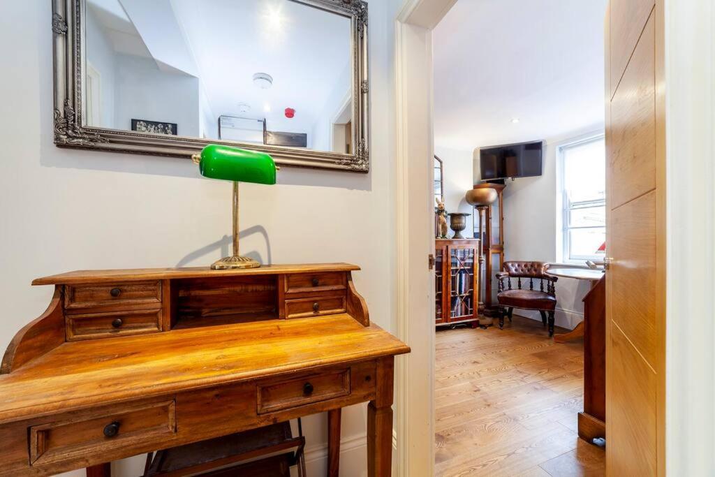 Outstanding Antique 1Br Flat In Soho Leilighet London Eksteriør bilde