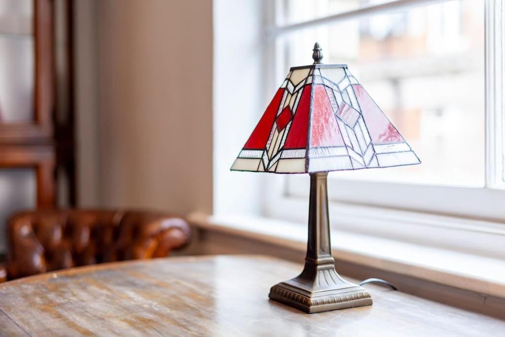 Outstanding Antique 1Br Flat In Soho Leilighet London Eksteriør bilde