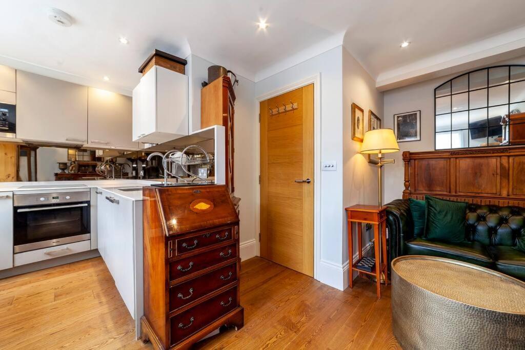 Outstanding Antique 1Br Flat In Soho Leilighet London Eksteriør bilde